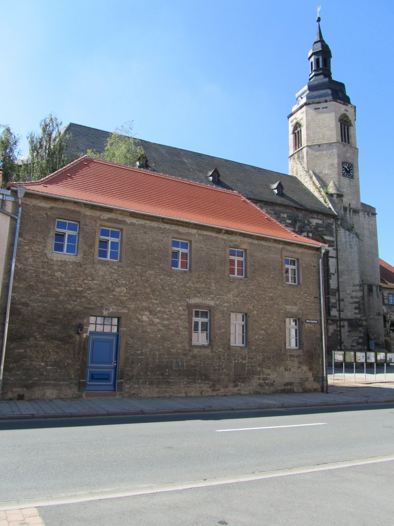 Laucha an der Unstrut - das lteste Haus der Stadt (von Lottchen Mundt) - frisch saniert mit Blauer Tr!!! (jetzt Jugendclub)
