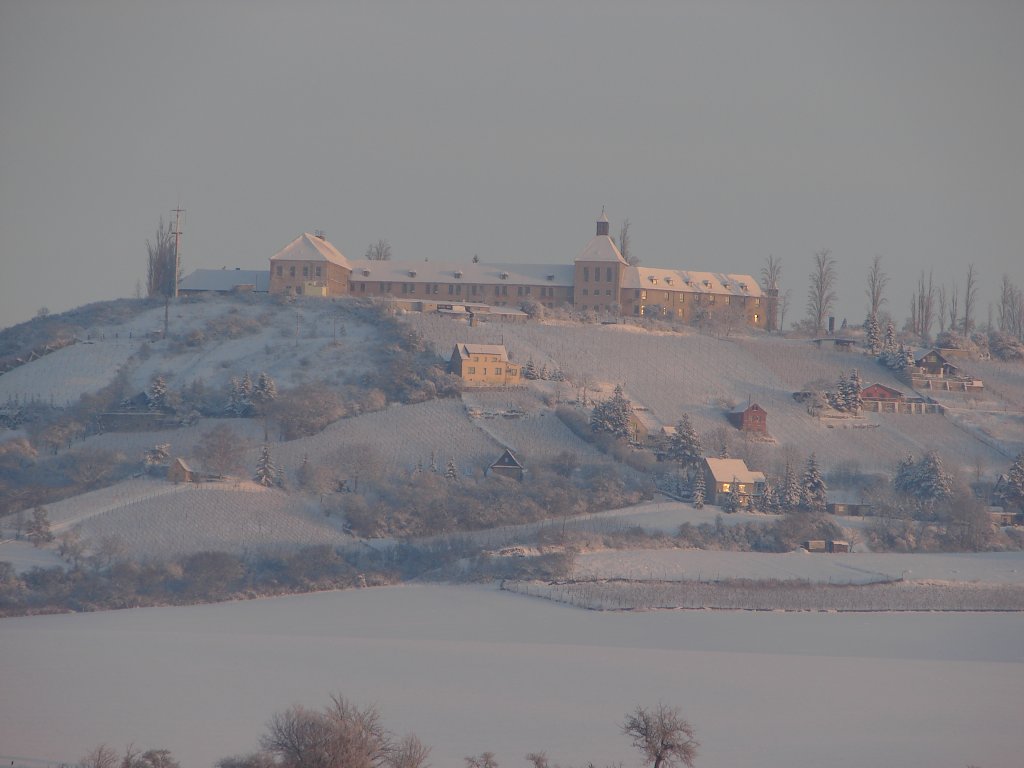 Laucha an der Unstrut - Blick zum Fliegerhorst im Schein der Morgensonne - 05.01.2010