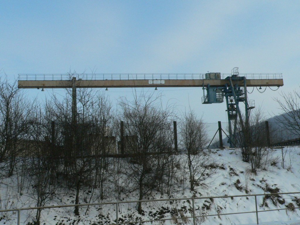 Laucha an der Unstrut - Blick auf die alte Kran-Anlage von  Glockengold  GmbH - 14.02.2010