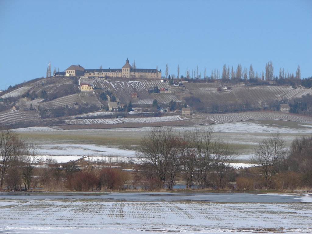 Laucha an der Unstrut - Blick ber das Hochwasser auf den Unstrutwiesen zum Fliegerhorst - 07.03.2010 
