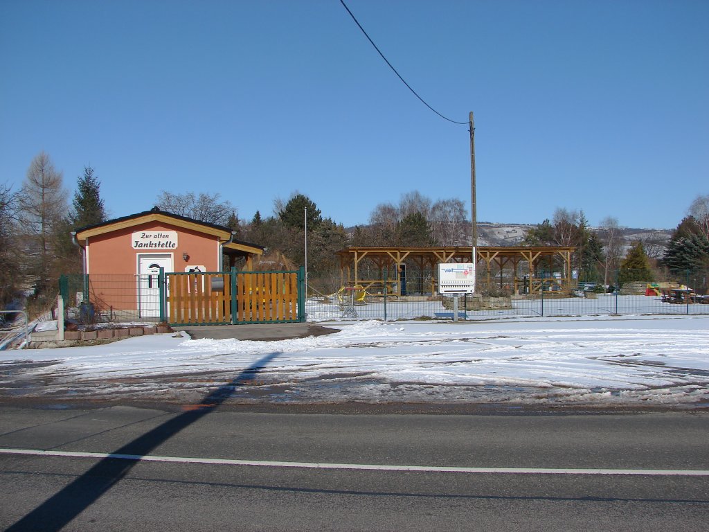 Laucha an der Unstrut - Der Imbiss  Zur alten Tankstelle  in der Naumburger Strae - 07.03.2010 
