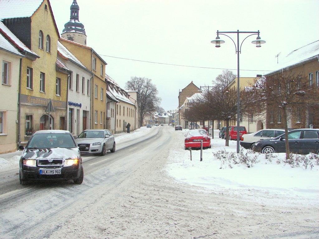 Laucha an der Unstrut - im Griff von Tief  Daisy  - Untere Hauptstrae Blick zum Markt - 09.01.2010
