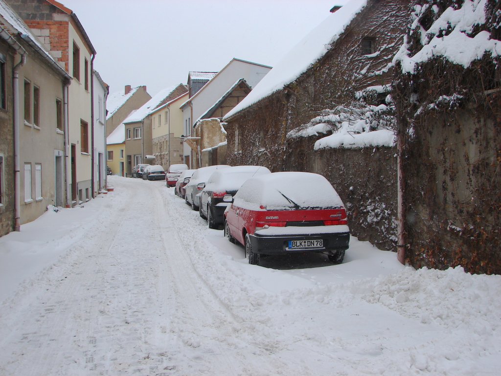 Laucha an der Unstrut - im Griff von Tief  Daisy  - Huser in der Unteren Krautgasse - 10.01.2010
