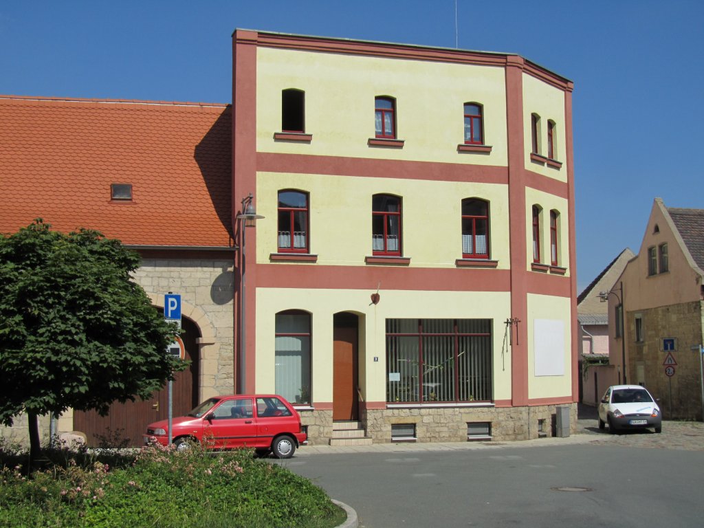 Laucha an der Unstrut - Untere Hauptstrae mit Blick zur Oberen Krautgasse - 31.07.2010 
