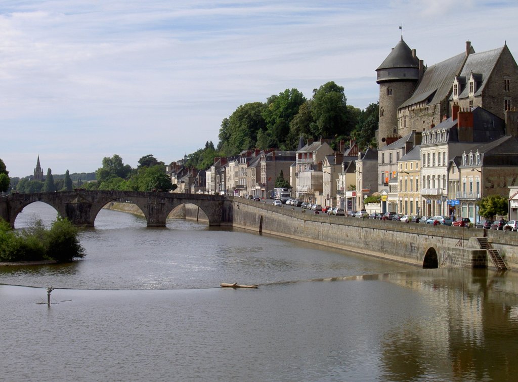 Laval, Mayenne Fluss und Pont Vieux Brcke (04.07.2008)