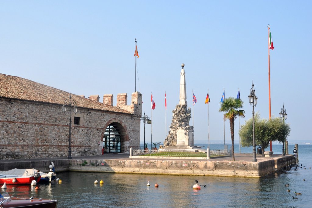 LAZISE (Provincia di Verona), 05.10.2011, am Hafen