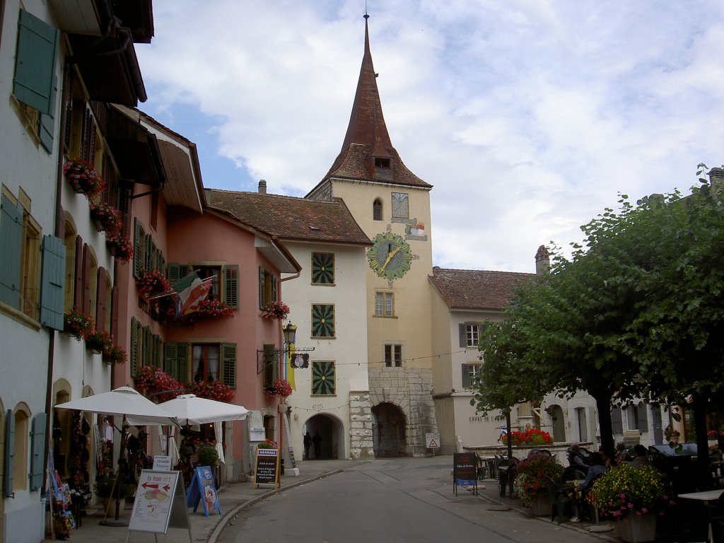 Le Landeron, Stadttor, erbaut 1631 (30.07.2012)