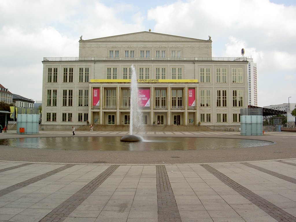 Leipzig, Opernhaus, erbaut 1960 am Augustusplatz (22.09.2012)