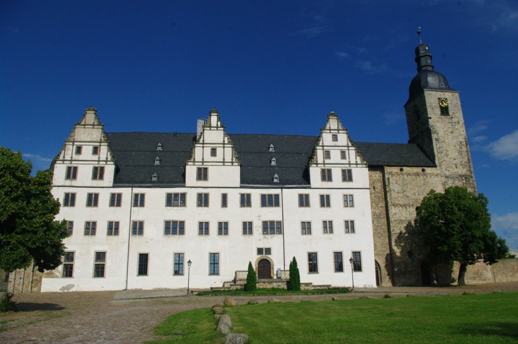 Leitzkau, Schloss Neuhaus und ehem. Klosterkirche (07.07.2012)