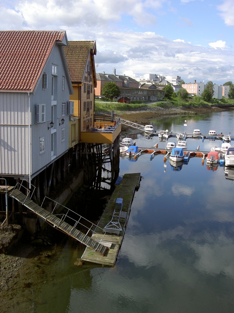 Levanger, Alte Speicher im Brygge Viertel (27.06.2013)