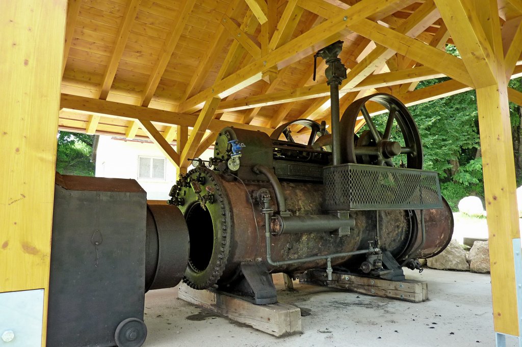 Lochmhle, als technisches Denkmal abgestellte Dampfmaschine, von Lanz erbaut 1908, Juli 2012