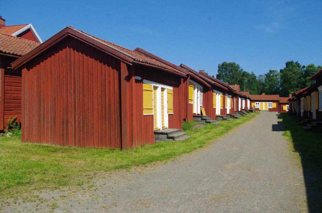 Lvanger, Kirchendorf, erbaut teilweise im 17. Jahrhundert (07.07.2013)