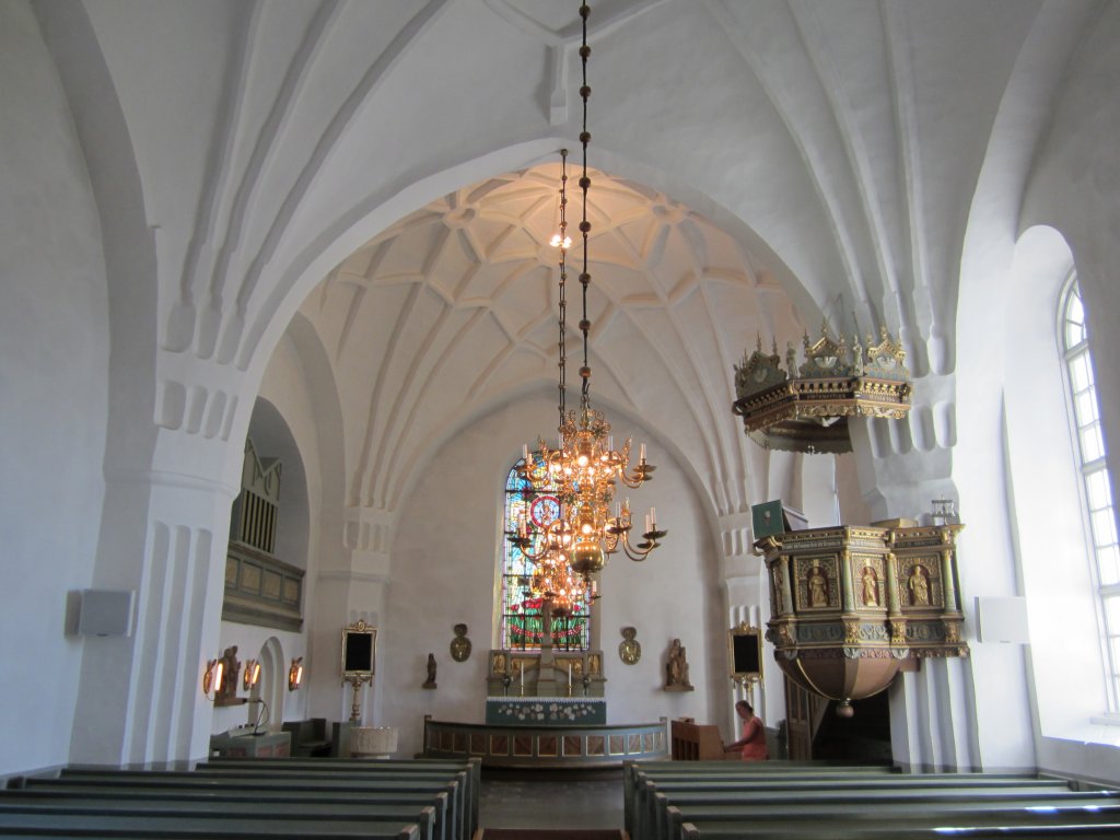Lvanger, Langschiff der St. Anna Kirche, Kanzel von 1624 (07.07.2013)