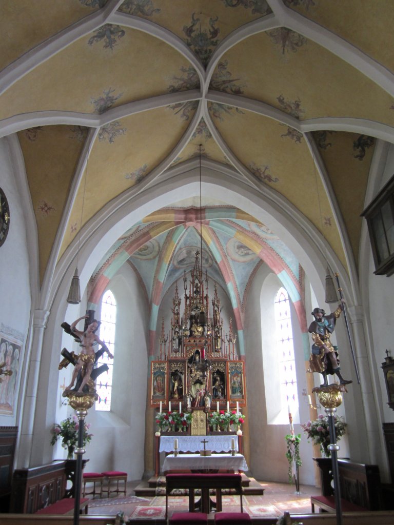 Lofer, Chor mit Hochaltar der St. Maria und Leonhard Kirche (08.06.2013)