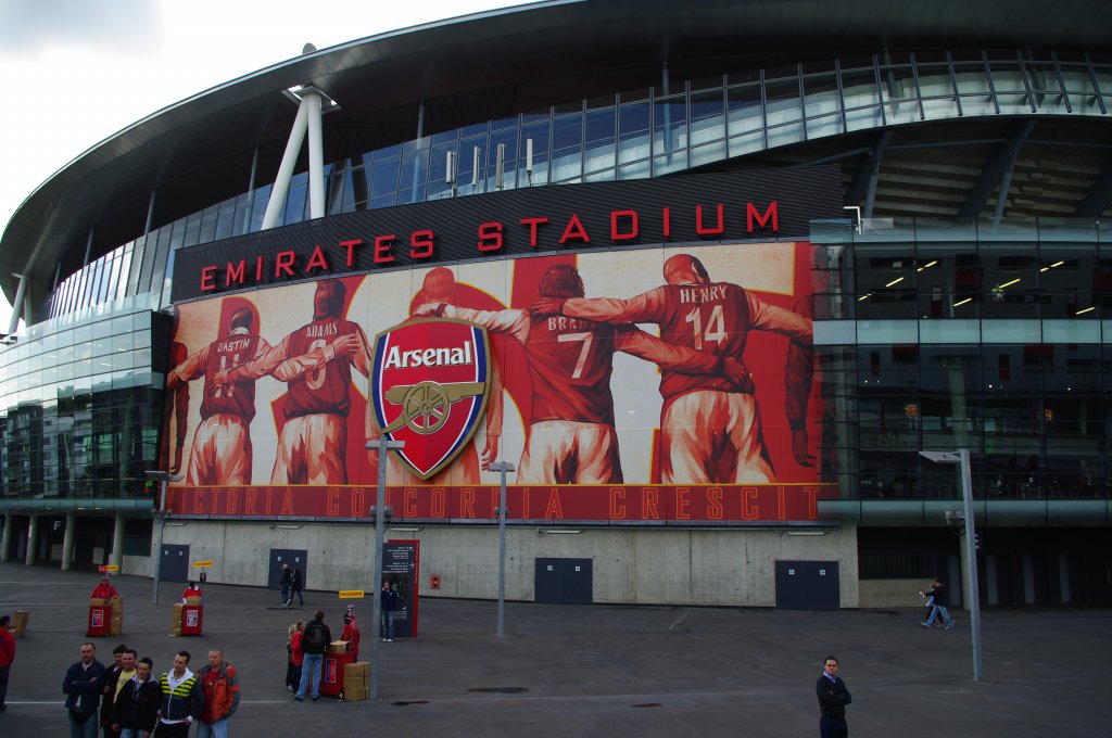 London, Emirates Stadium, 60 000 Pltze, Stadion des englischen 
Erstligisten FC Arsenal London (04.10.2009)