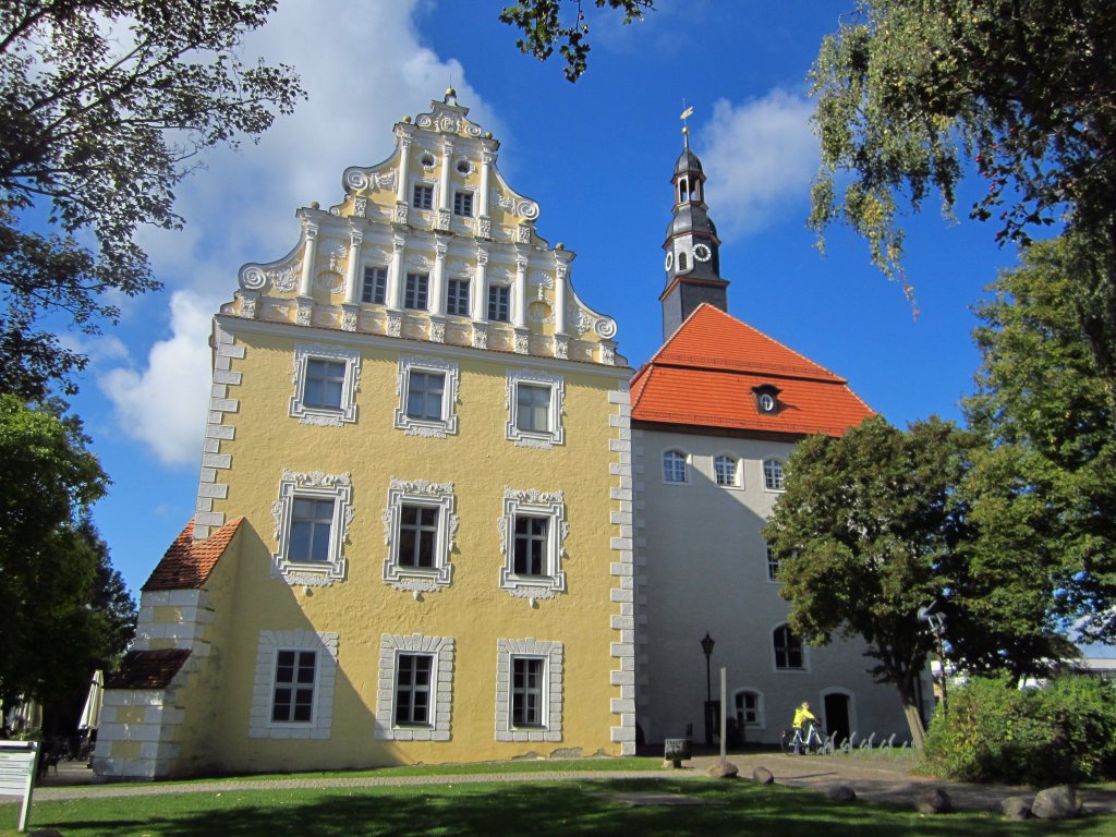 Lbben, Ostseite von Schloss Lbben, erbaut ab dem 12. Jahrhundert, erweitert 1561 (20.09.2012) 
