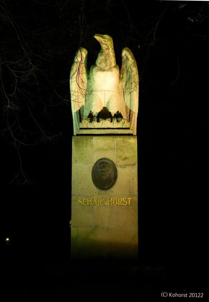 Ltzen - OT-Grogrschen - Scharnhorstdenkmal bei Nacht (Schlacht bei Grogrschen, 02.05.1813)