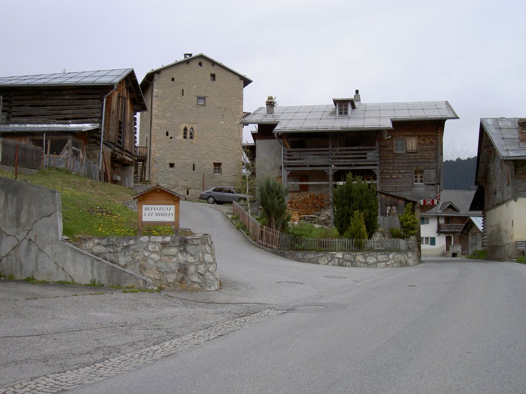 Lumbrein, Casaulta Wohnturm aus dem 14. Jahrhundert (01.05.2011)