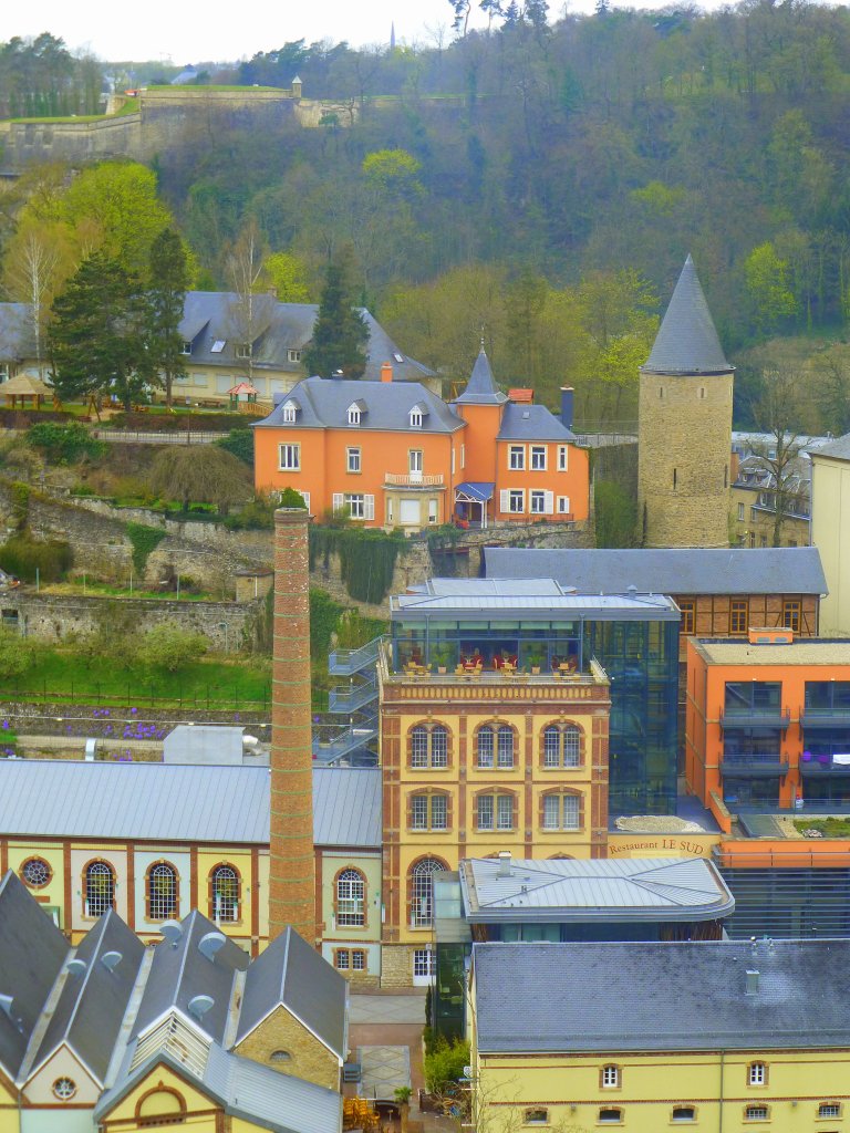 Luxemburg, Clausen, im Hintergrund die Altstadt, von der Rue de Trèves aus gesehen am 21.04.2013
