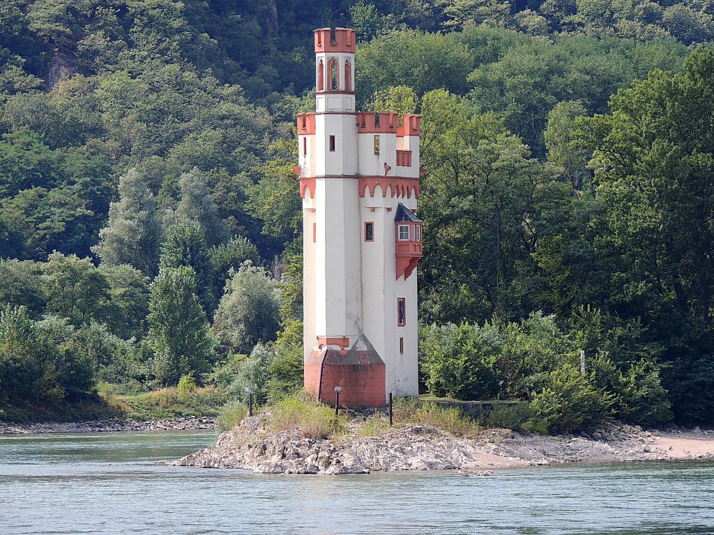 Museturm bei Bingen, ist ein ehemaliger Wehr- und Wachturm und seit 2002 Teil des UNESCO-Welterbes Oberes Mittelrheintal, des Weiteren ist er ein geschtztes Kulturgut nach der Haager Konvention; 120829