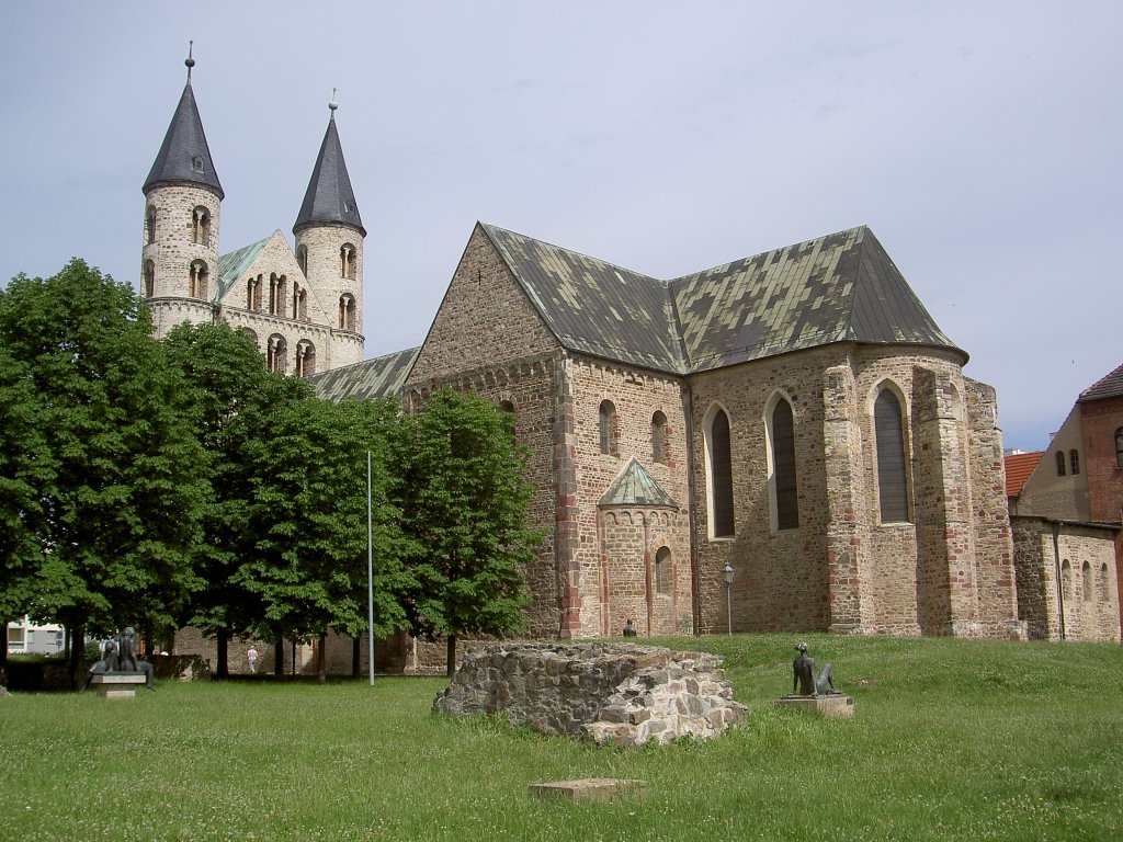 Magdeburg, Klosterkirche Unsere lieben Frau, erbaut ab 1069 durch Erzbischof 
Werner, heute stdtisches Kunstmuseum (08.07.2012)