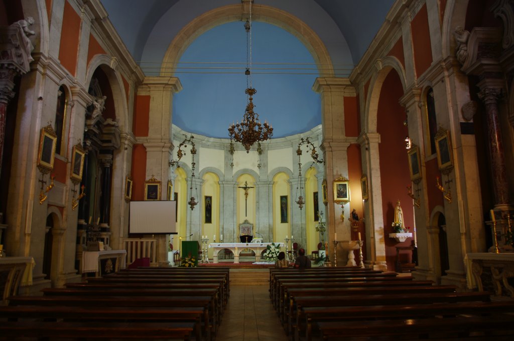 Makarska, St. Marko Kirche mit Altar der Rosenkranzmadonna von 1818 (10.10.2011)