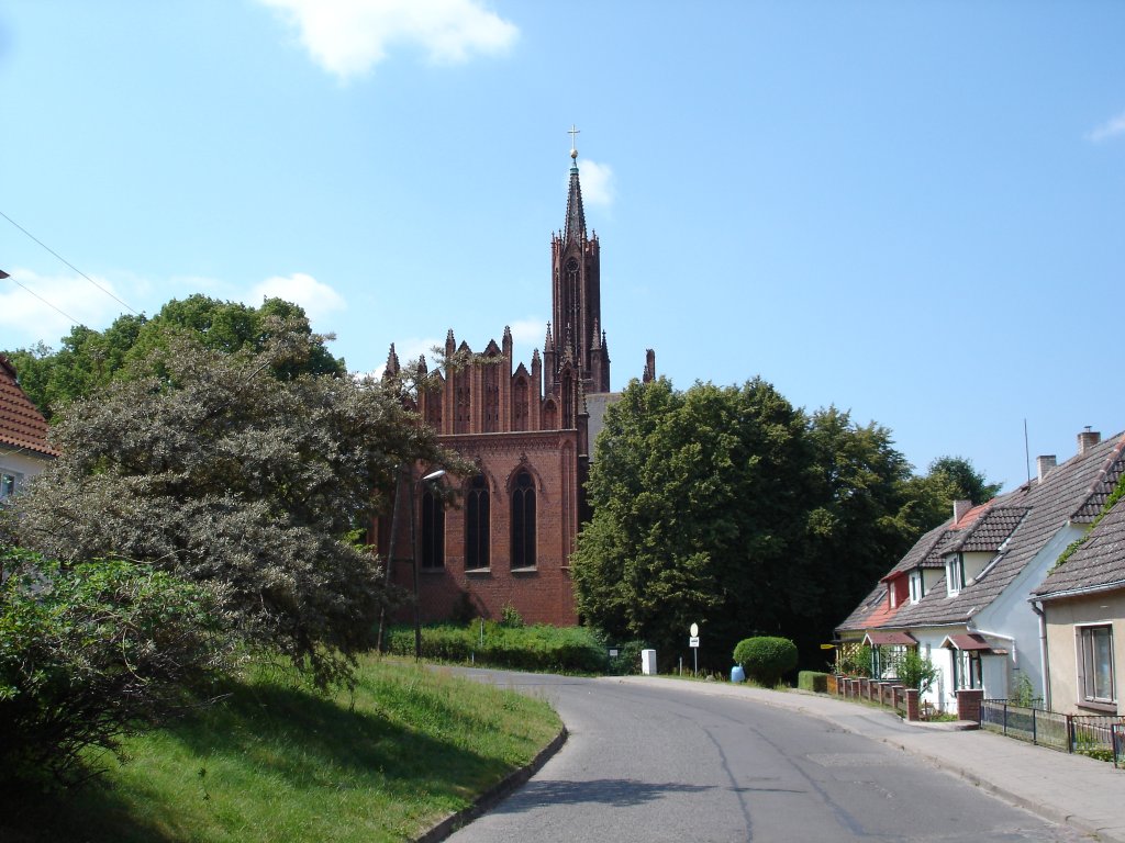 Malchow in Mecklenburg, die Klosterkirche, 
nach Brand Neuaufbau 1890 in Neogotik,
beherbergt heute ein Orgelmuseum,
Juli 2006
