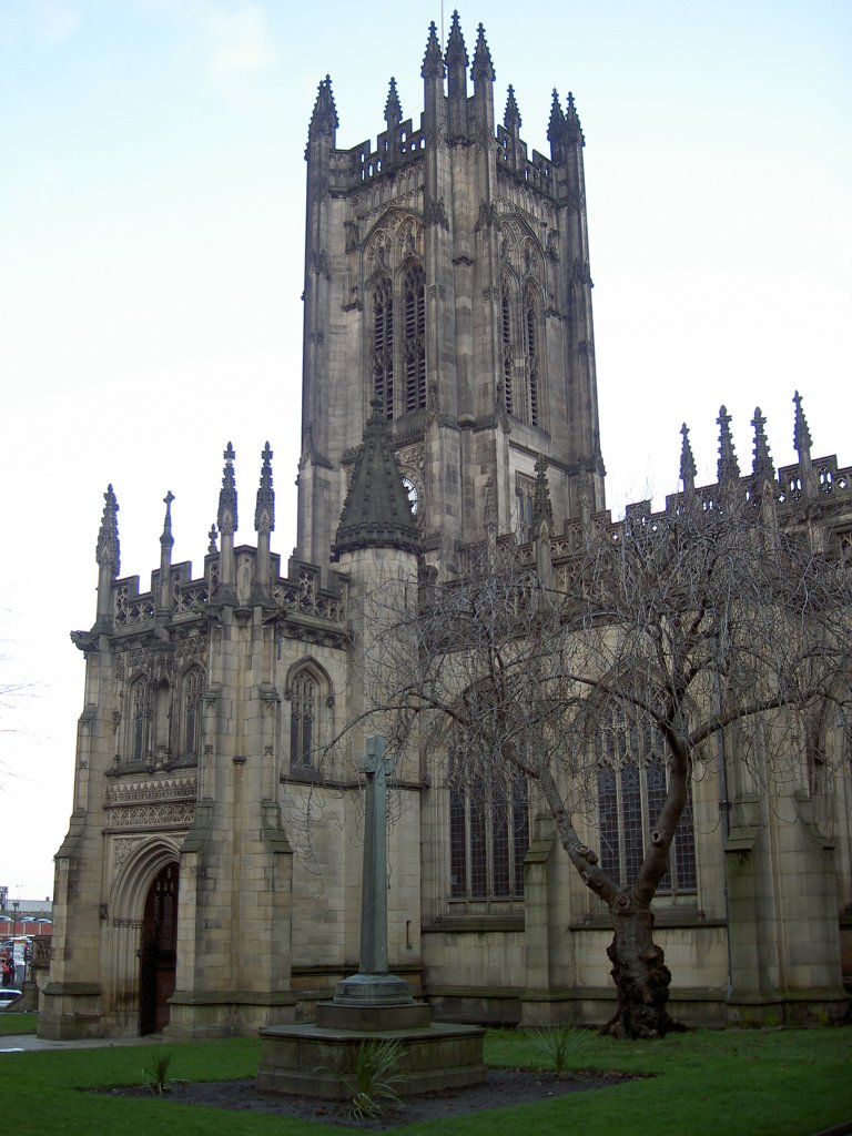 Manchester, Kathedrale, Victoria Street, erbaut im 15. Jahrhundert, seit 1847 
Kathedrale, Turm von 1868 ist 43 Meter hoch (07.12.2011)