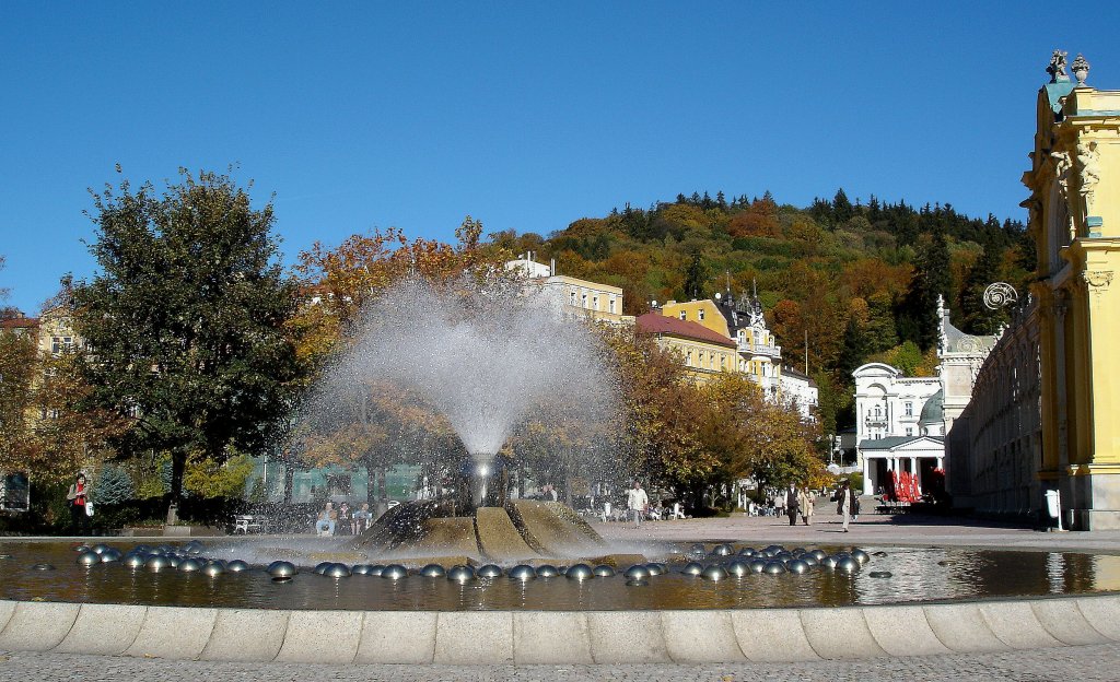 Marienbad, die  Singende Fontne , Wasserspiele mit Musikbegleitung, Okt.2006 