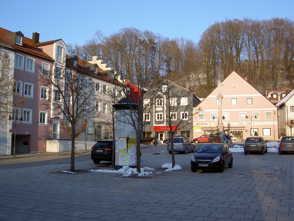 Marktplatz mit Mariensule von Wartenberg, Kreis Erding (10.02.2013)