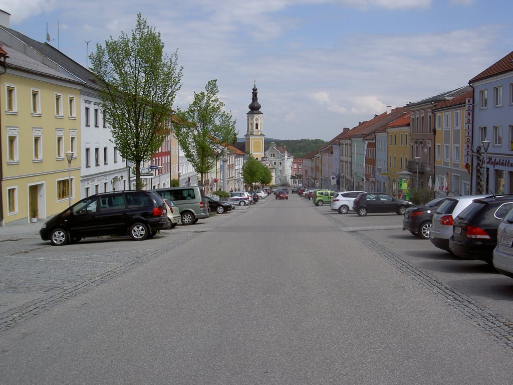 Marktplatz mit St. Vitus Kirche von Haag am Hausruck, Bezirk Grieskirchen (05.05.2013)