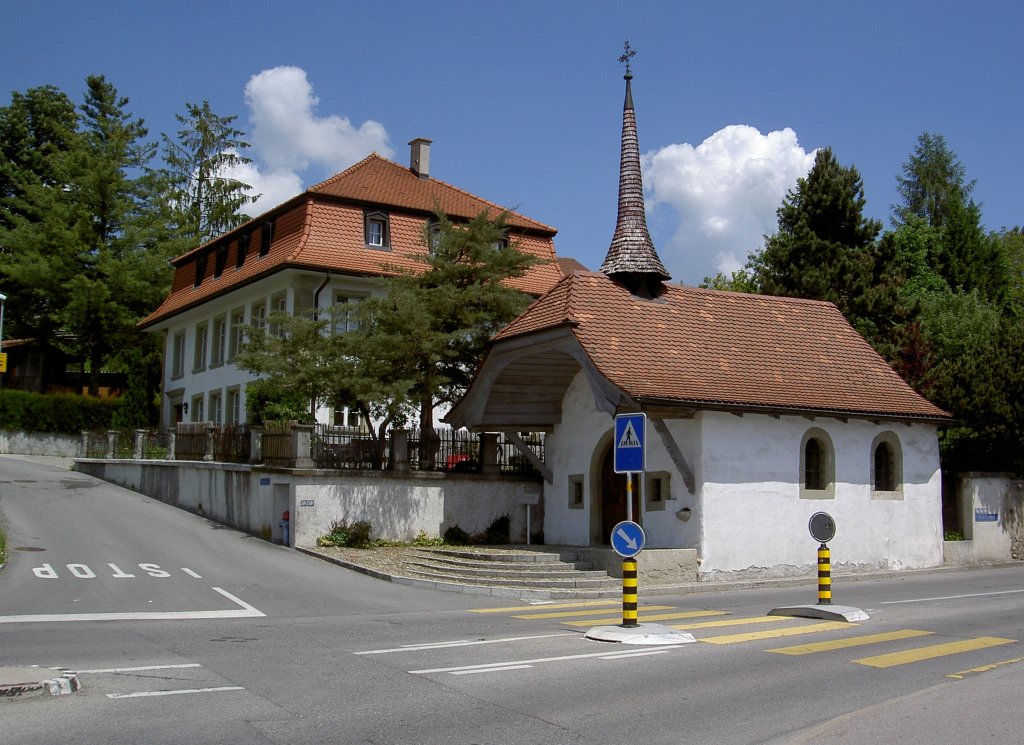 Marly, St. Sebastian Kapelle und Haus Gottrau aus dem 16. Jahrhundert (28.05.2012)