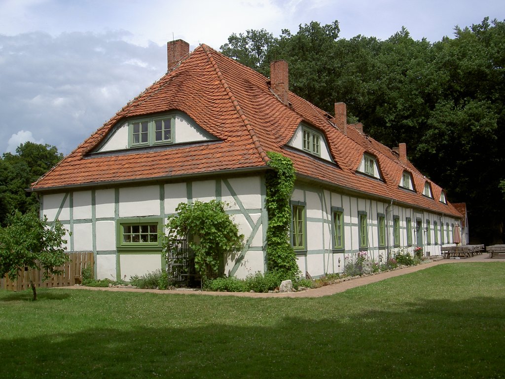 Marstall des Jagdschlosses Friedrichsmoor, erbaut von 1791 bis 1793 durch Herzog 
Friedrich Franz I. (11.07.2012)