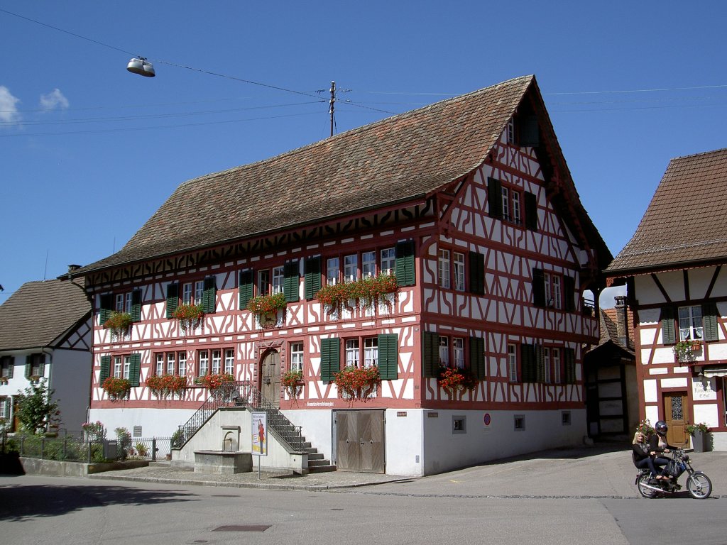 Marthalen, Gemeindehaus Unterer Hirschen, erbaut 1715 (28.08.2011)