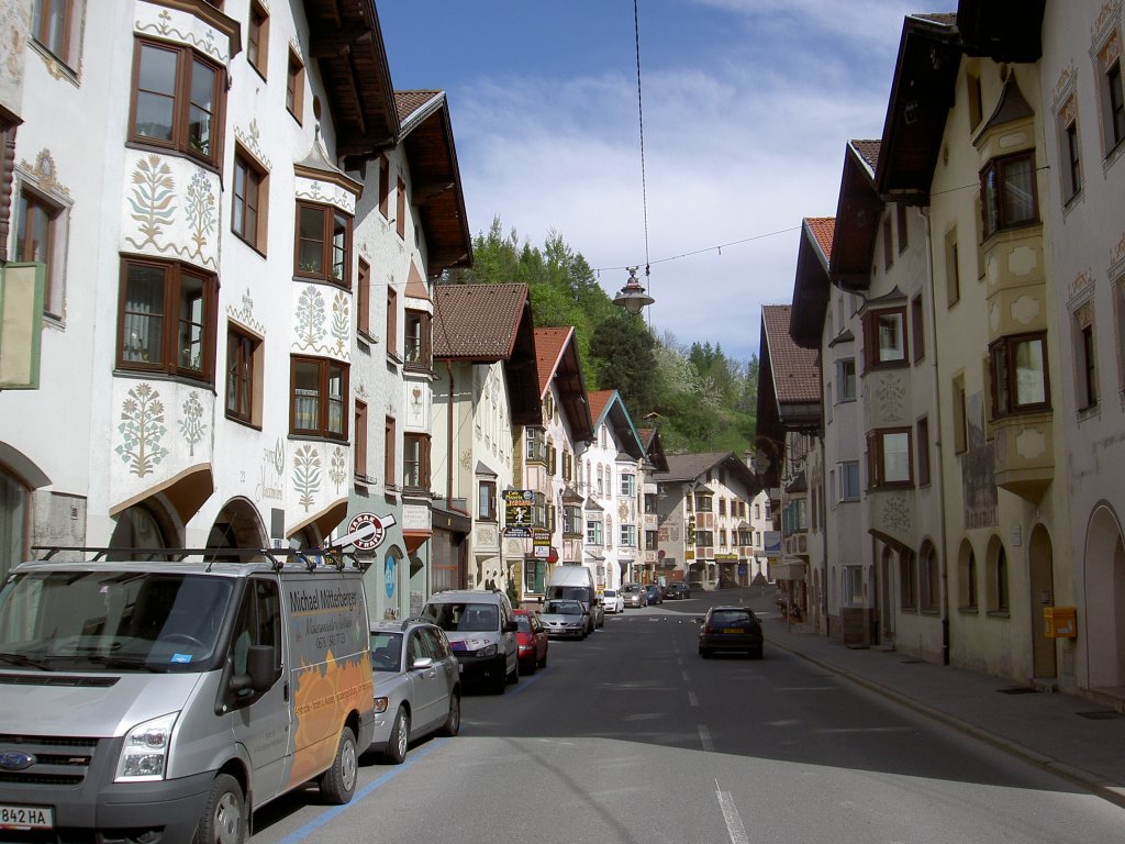 Matrei, Huser an der Brenner Bundesstrae (09.05.2013)