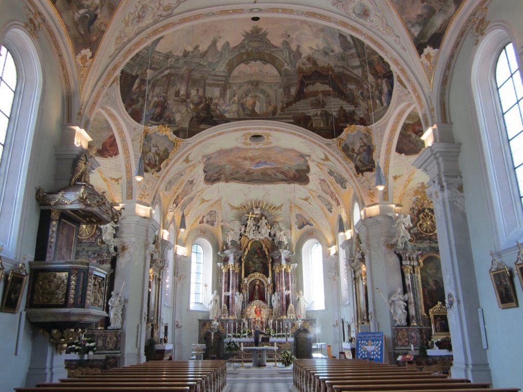 Matrei, Pfarrkirche Maria Himmelfahrt, erbaut ab 1470, barockisiert von 1754 bis 1755 durch Hofmaler Josef Adam Mlk (09.05.2013)