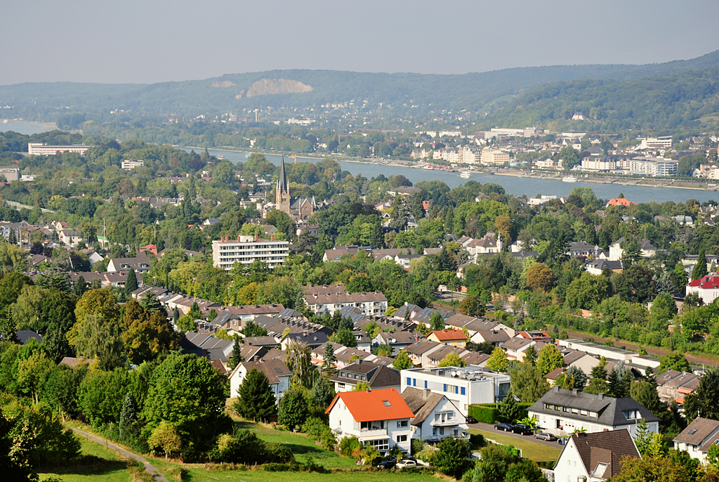 Mehlem am Rhein, am gegenberliegenden Ufer liegt Knigswinter - 17.09.2012