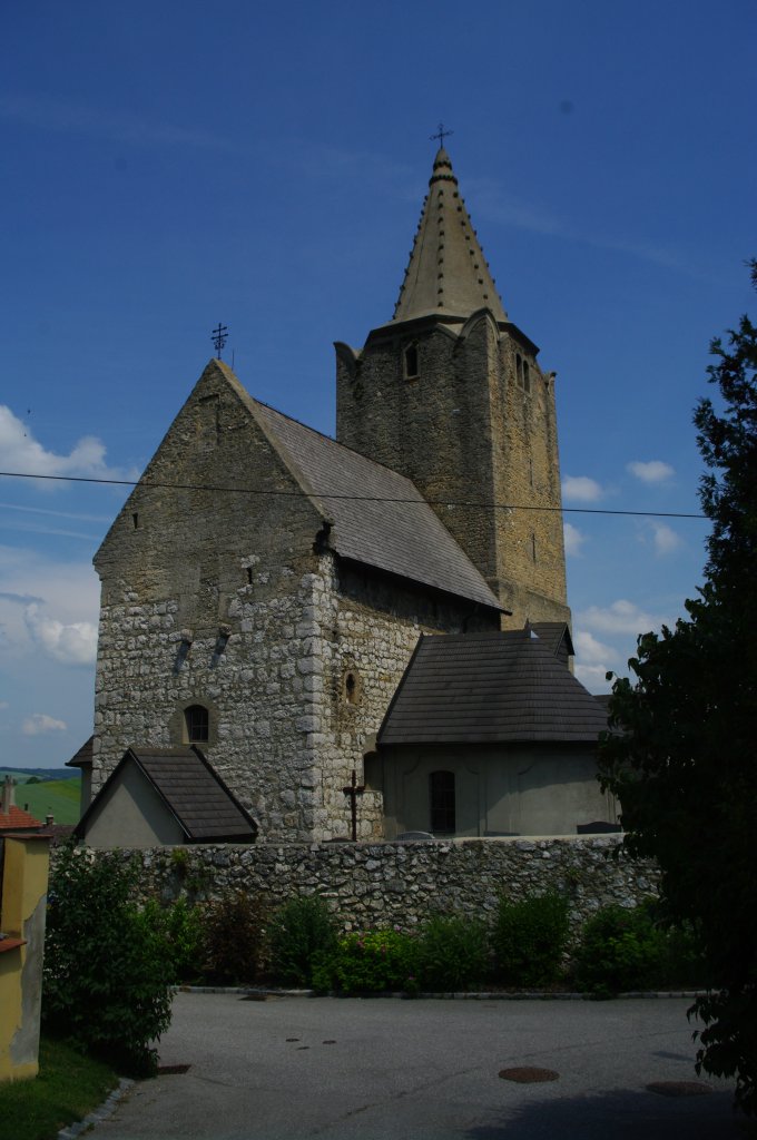 Michelstetten, Romanische St. Veit Kirche, erbaut ab 1290 (04.06.2011)