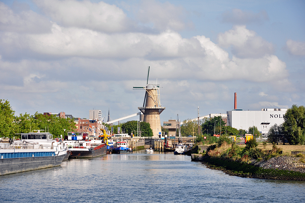  Molen Nolet  im Rotterdamer Hafen - 15.09.2012