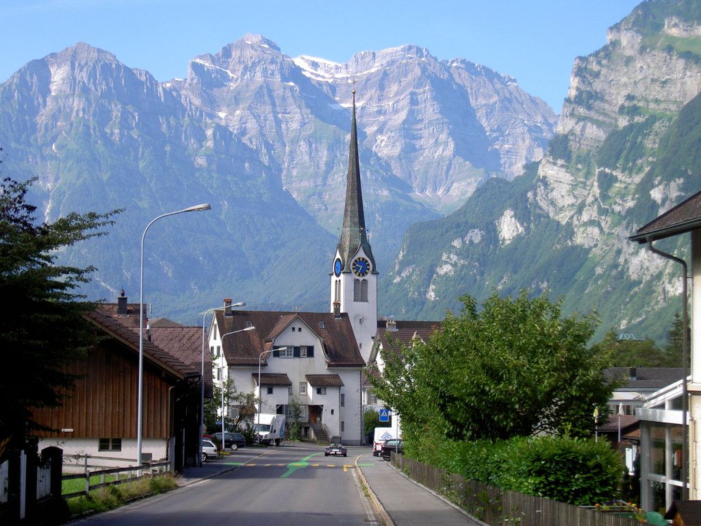 Mollis, Ref. Kirche, erbaut 1761 von Johann Ulrich Grubenmann, 
Kanton Glarus (03.07.2011)