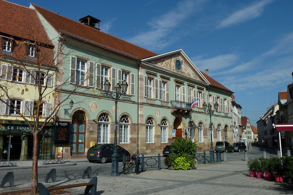 Molsheim im Elsa, das klassizistische Rathaus aus dem 18.Jahrhundert, Okt.2012
