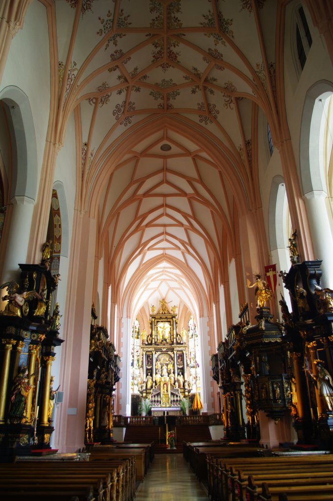Mondsee, Stiftskirche St. Michael, barocke Ausstattung mit 5 Altren von Meister 
M. Guggenbichler (05.06.2011)