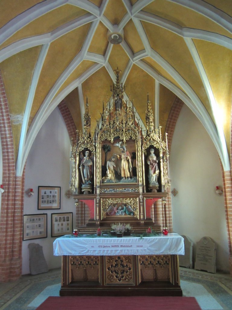 Mhldorf, Altar der St. Johannes Kapelle am Kirchenplatz, Mitte 14. Jahrhundert 
(30.12.2012)