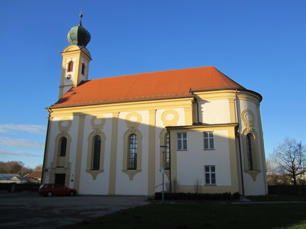Mhldorf, Klosterkirche St. Salvator, erbaut 1684 von Christoph Dominicus Zuccalli, barocker Wandpfeilerbau (30.12.2012)