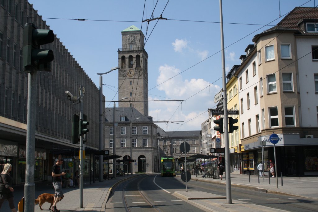 Mlheim an der Ruhr, Stadtmitte. Blick auf den Rathausturm. Aufgenommen am 28.05.2012