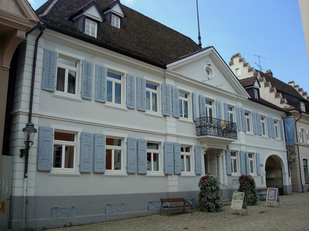 Mllheim im Markgrflerland,
im Blankenhorn-Palais im Frhklassizismus 1780 erbaut befindet sich das Markgrfler Museum, eine umfassende Sammlung ber Land und Leute,
Juni 2010 