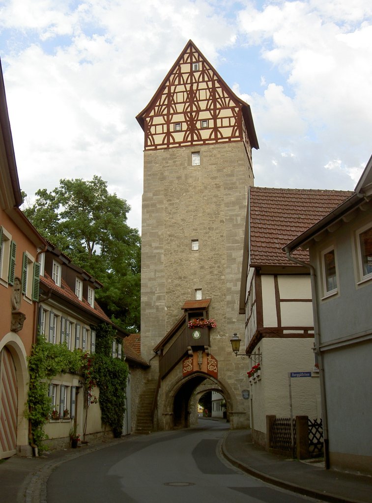 Mnnerstadt, Jrgentor mit Fachwerkaufsatz von 1570 (16.06.2012)

