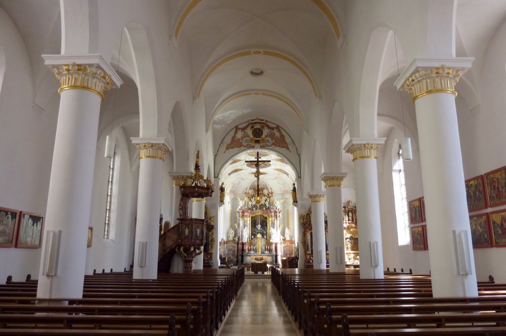 Munderkingen, Blick in den Innenraum der St.Dionysius-Kirche, Aug.2012