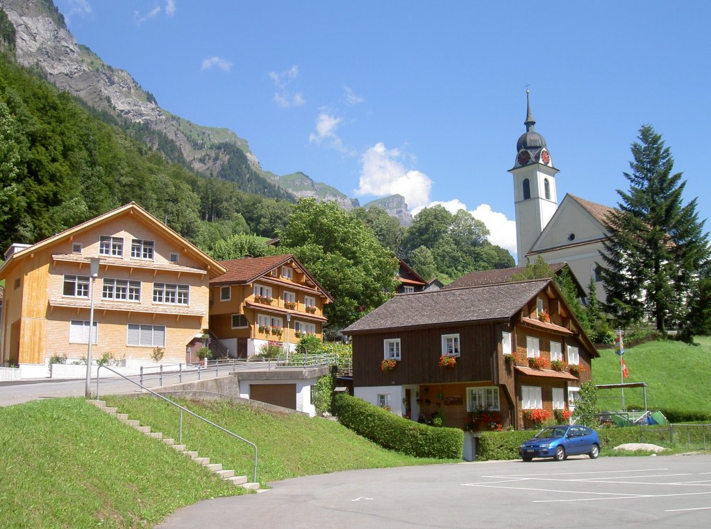 Muotathal, Kath. Pfarrkirche St. Sigismund und Walburga, erbaut 1786 bis 
1793, Deckenbilder von Josef Anton Messmer, Kanton Schwyz (09.08.2010)