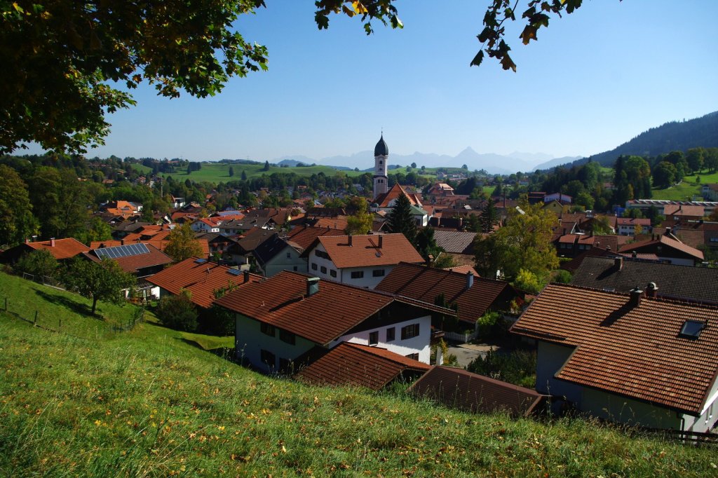 Nesselwang, Ausblick vom Aussichtspunkt oberhalb des Dorfs (04.10.2011)